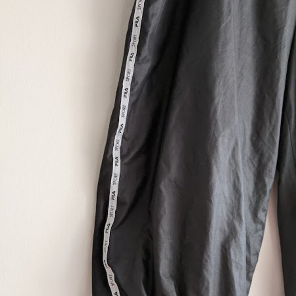 Fila Black Lined Windbreaker Jogger Capris Sz XL - Picture 8 of 9